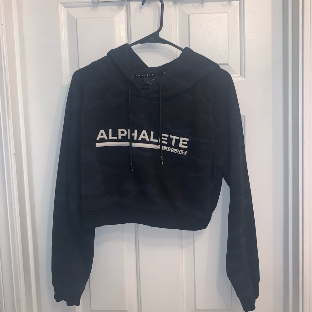 Alphalete CAMO cropped hoodie.
